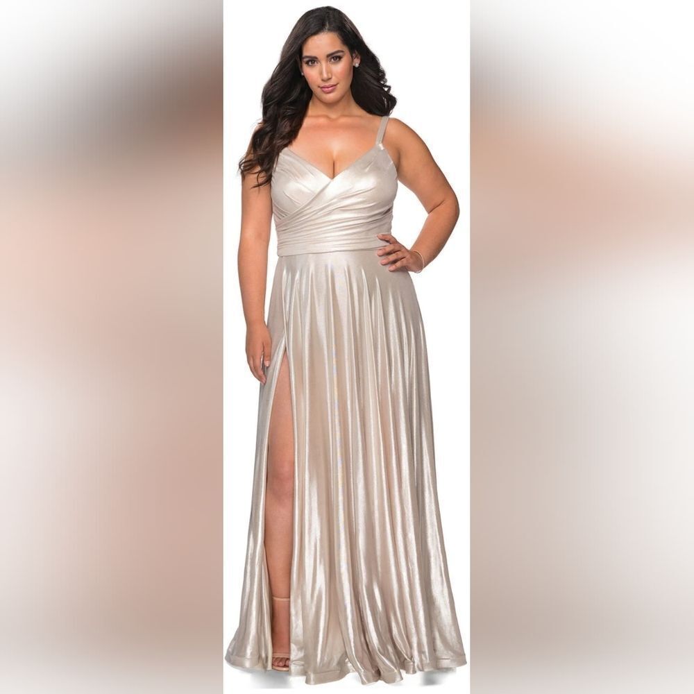 La Femme Plus 28989 V-NECK A-Line Gown NWOT size 16 Metallic Silver